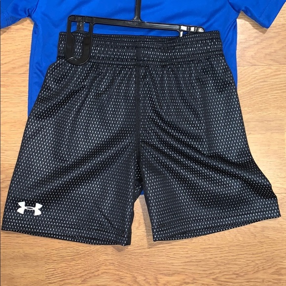 NWT Under Armour 3 piece set (2 Shirts, 1 Shorts) - Picture 7 of 14
